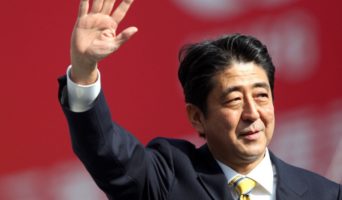 Когда слишком много «контроля». Синдзо Абэ