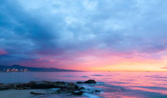 О чем может говорить слабый дворец часа, когда вопрошающий задает вопрос, продавать или не продавать (дом, квартиру и тд). 